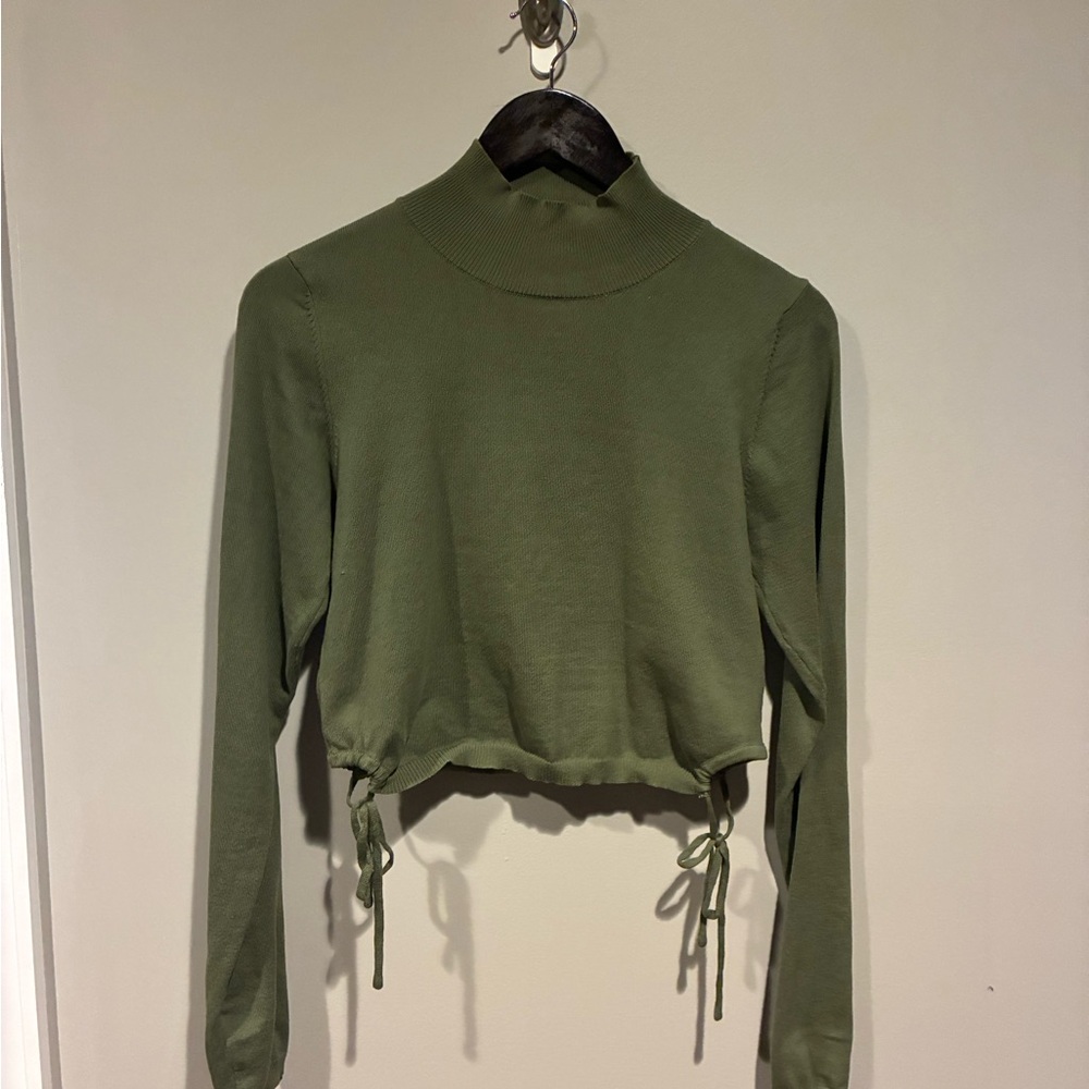 Blue Blush Olive Green Cropped Turtleneck